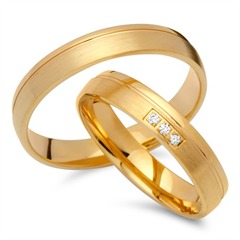 🦚 Eheringe 750er Gelbgold 3 Diamanten