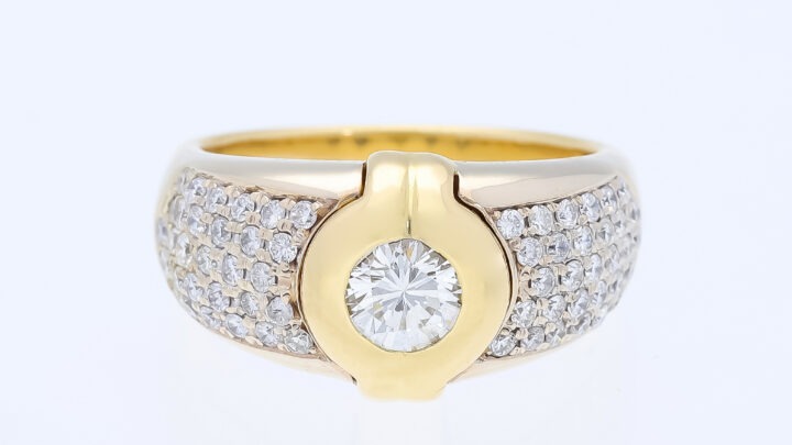 Verlobung mit Stil: Wie man den perfekten Diamantring auswählt